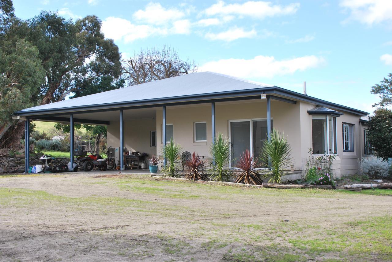 Back Valley Farmstay Bed And Breakfast 维克多港 外观 照片